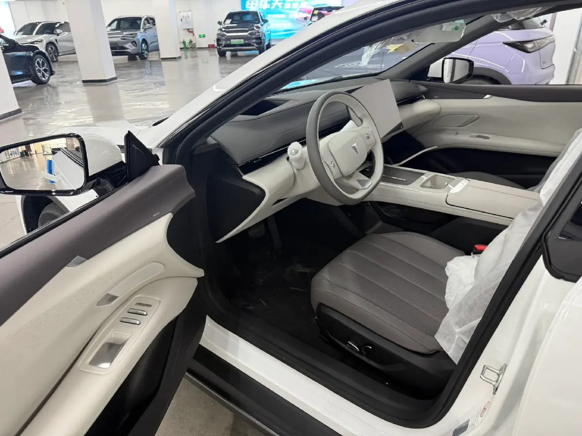 2026 Deepal L07 BEV,autocango,china used car exporter,china ev exporter,chinese used car exporter,chinese used ev exporter