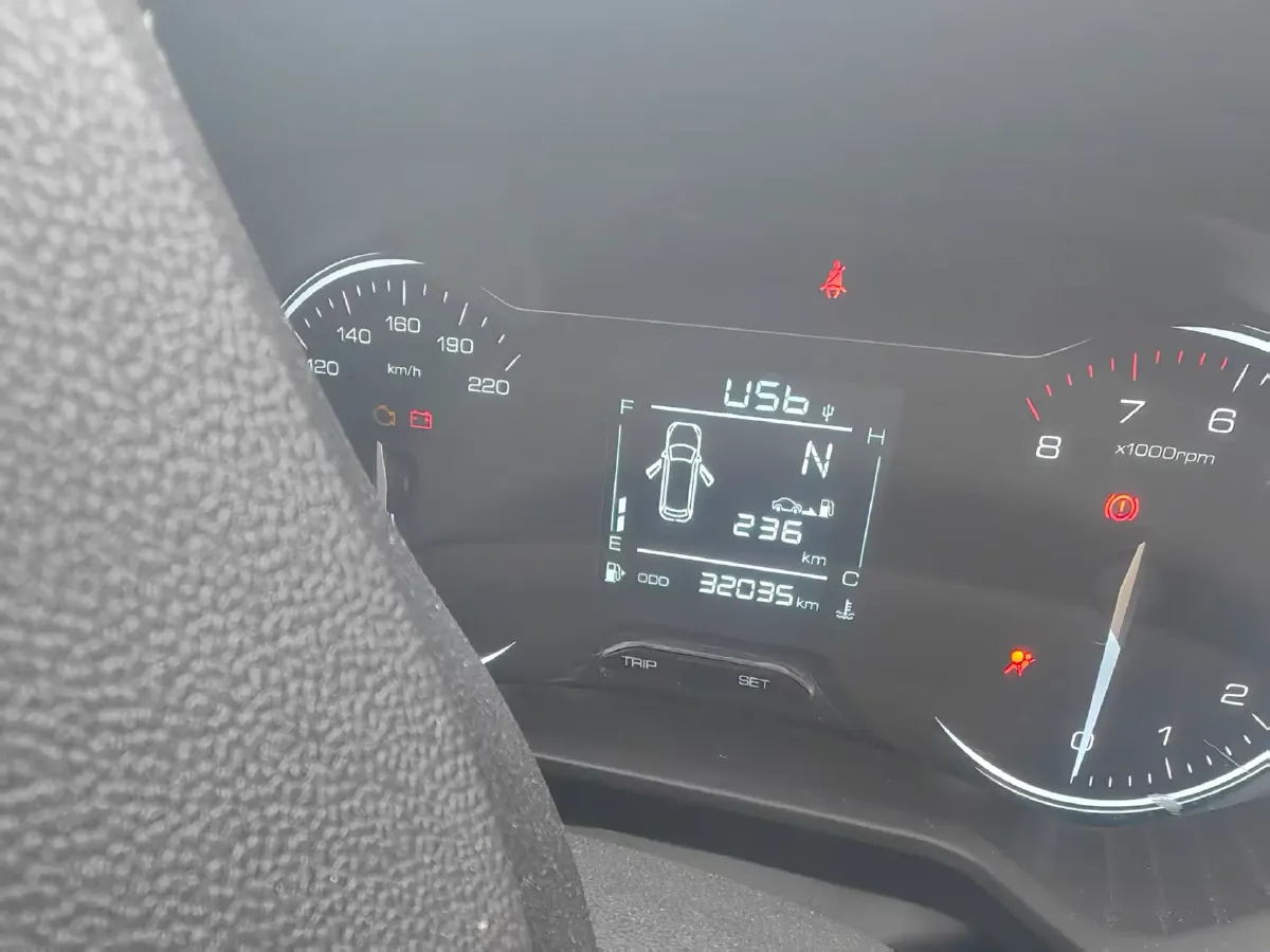 2022 WuLing ZhengChen 2.0L 136HP L4 6MT,autocango,china used car exporter,china ev exporter,chinese used car exporter,chinese used ev exporter