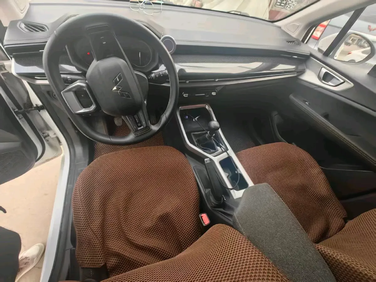 2022 WuLing ZhengChen 2.0L 136HP L4 6MT,autocango,china used car exporter,china ev exporter,chinese used car exporter,chinese used ev exporter