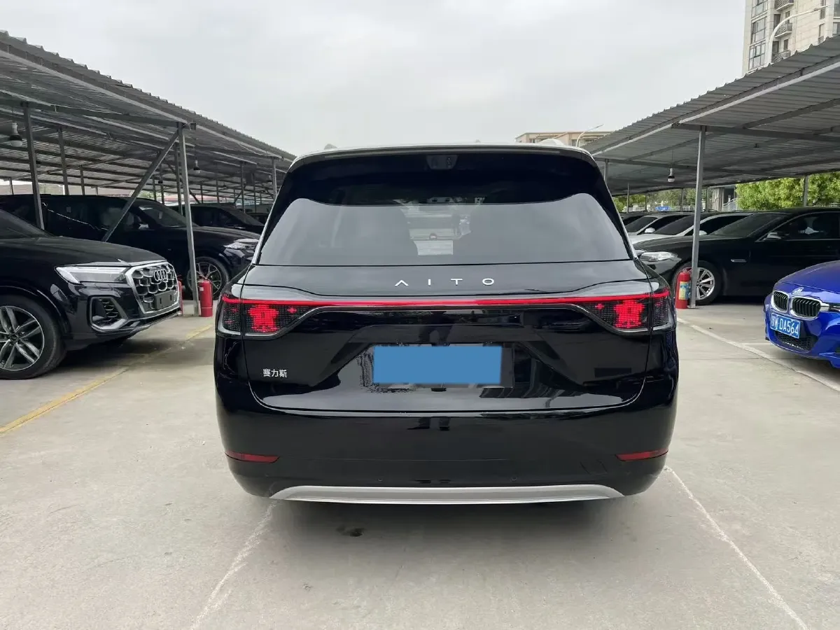 2025 AITO AITO M9 REEV 160HP REEV 52KWH,autocango,china used car exporter,china ev exporter,chinese used car exporter,chinese used ev exporter