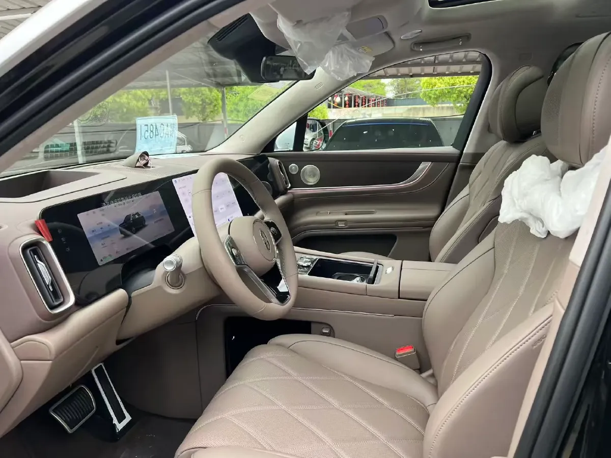 2025 AITO AITO M9 REEV 160HP REEV 52KWH,autocango,china used car exporter,china ev exporter,chinese used car exporter,chinese used ev exporter