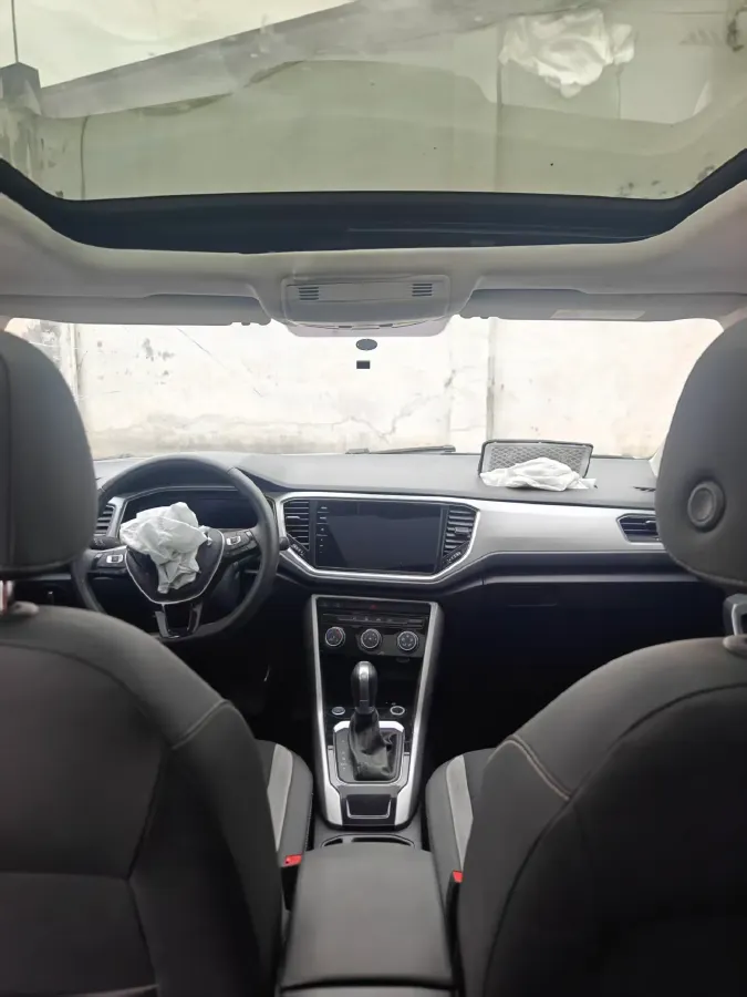 2021 Volkswagen T-Roc 1.4T 150HP L4 7DCT,autocango,china used car exporter,china ev exporter,chinese used car exporter,chinese used ev exporter