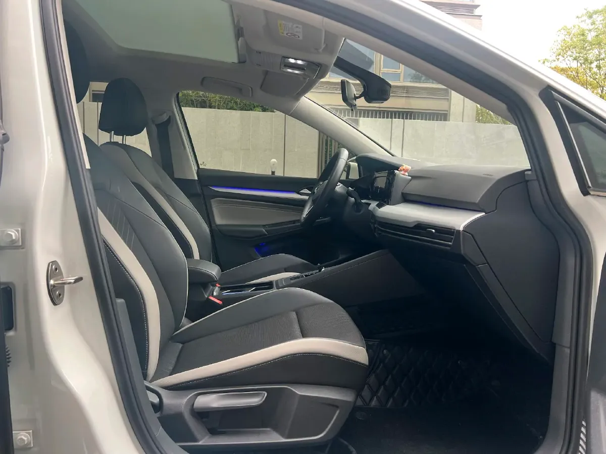 2023 Volkswagen Golf 1.4T 150HP L4 7DCT,autocango,china used car exporter,china ev exporter,chinese used car exporter,chinese used ev exporter