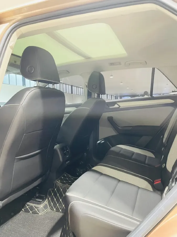 2023 Volkswagen T-Roc 1.4T 150HP L4 7DCT,autocango,china used car exporter,china ev exporter,chinese used car exporter,chinese used ev exporter