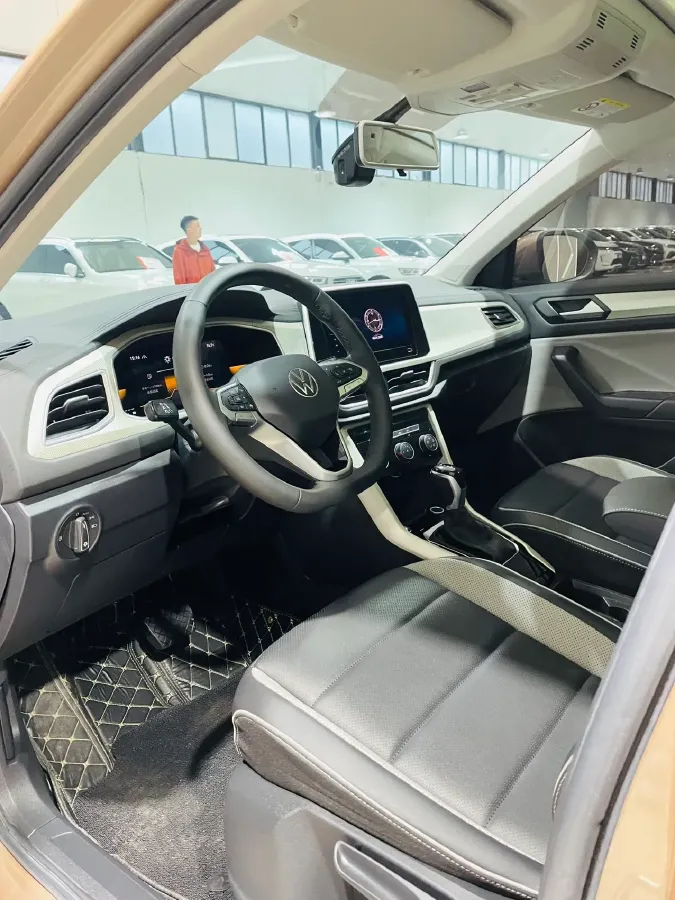 2023 Volkswagen T-Roc 1.4T 150HP L4 7DCT,autocango,china used car exporter,china ev exporter,chinese used car exporter,chinese used ev exporter