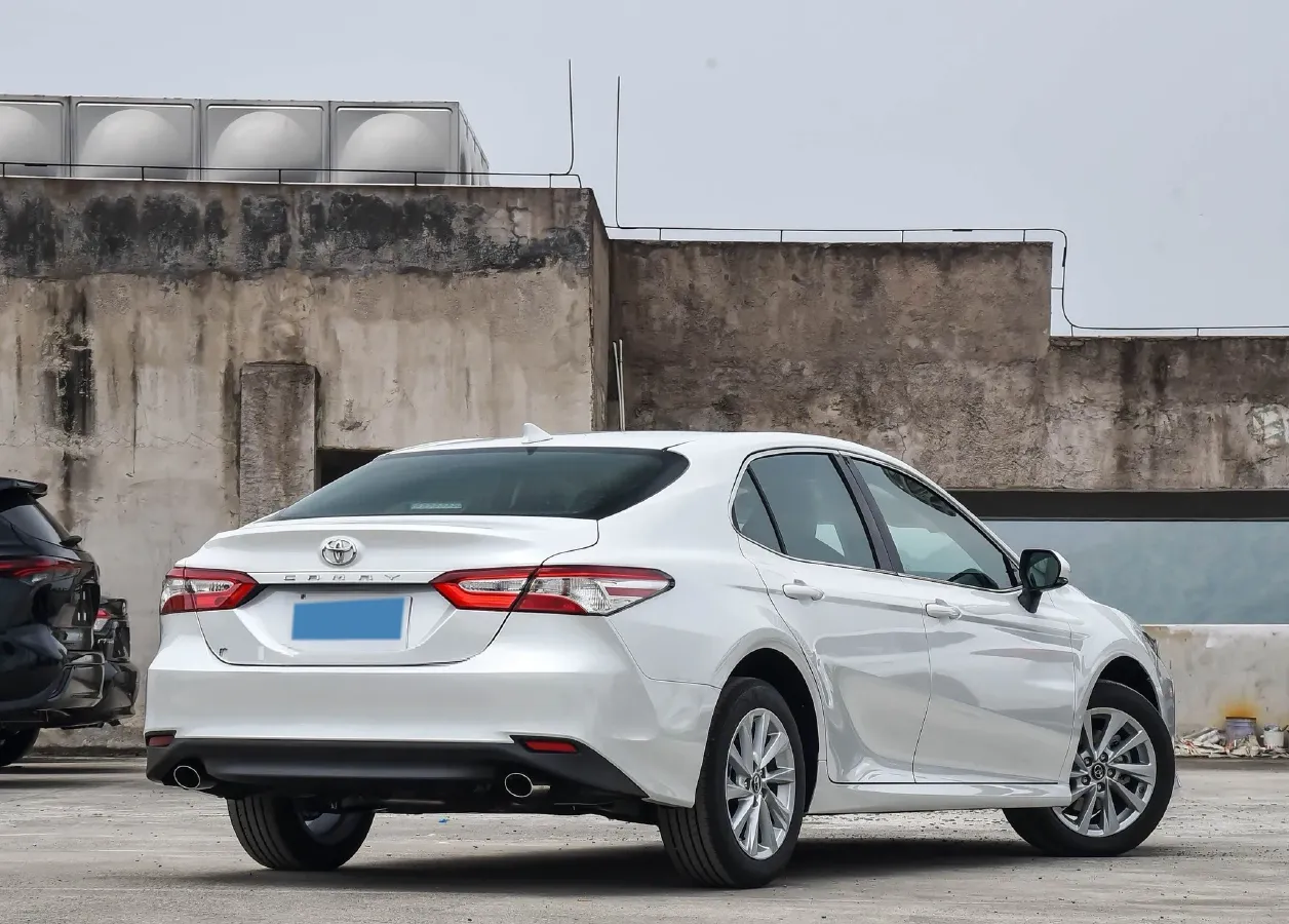 2023 Toyota Camry 2.0L 177HP L4 CVT,autocango,china used car exporter,china ev exporter,chinese used car exporter,chinese used ev exporter