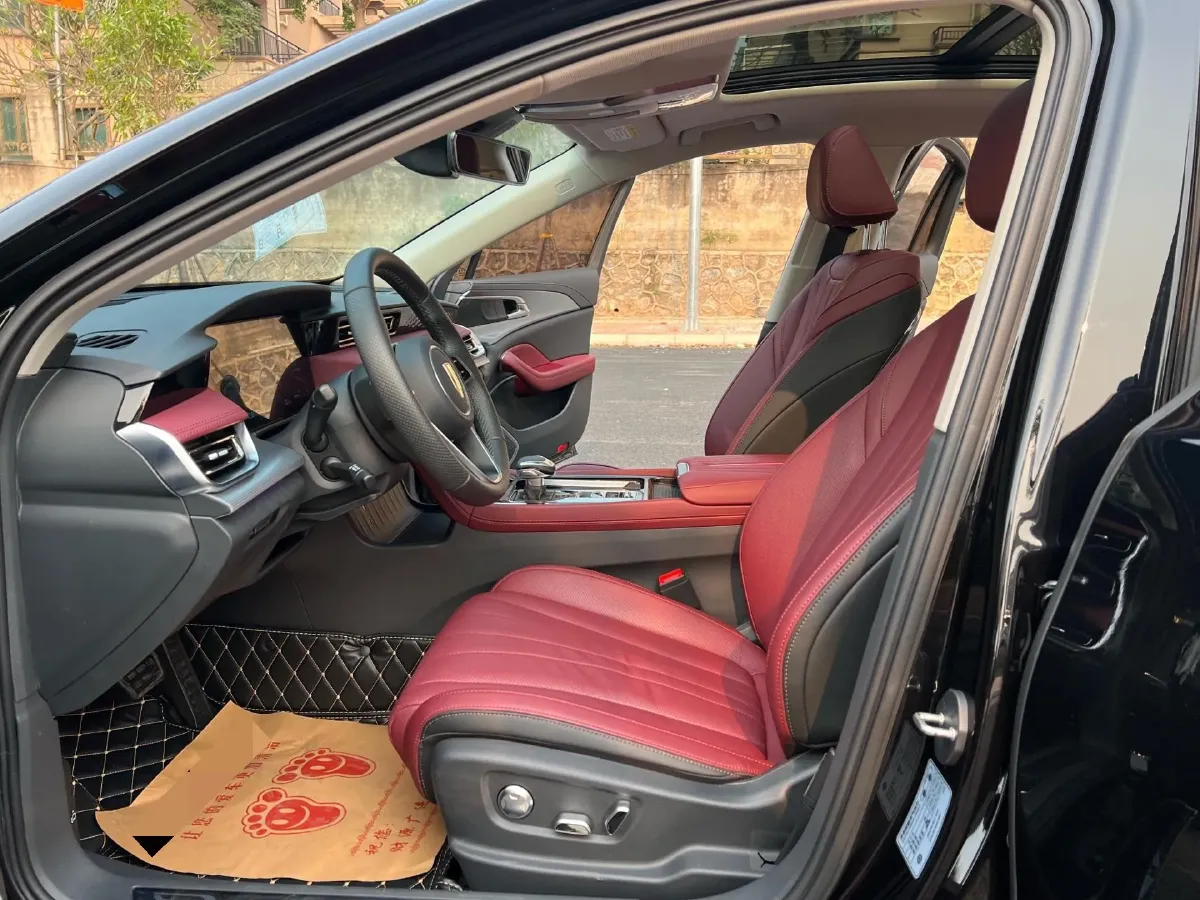 2023 HongQi H5 2.0T 224HP L4 8AT,autocango,china used car exporter,china ev exporter,chinese used car exporter,chinese used ev exporter