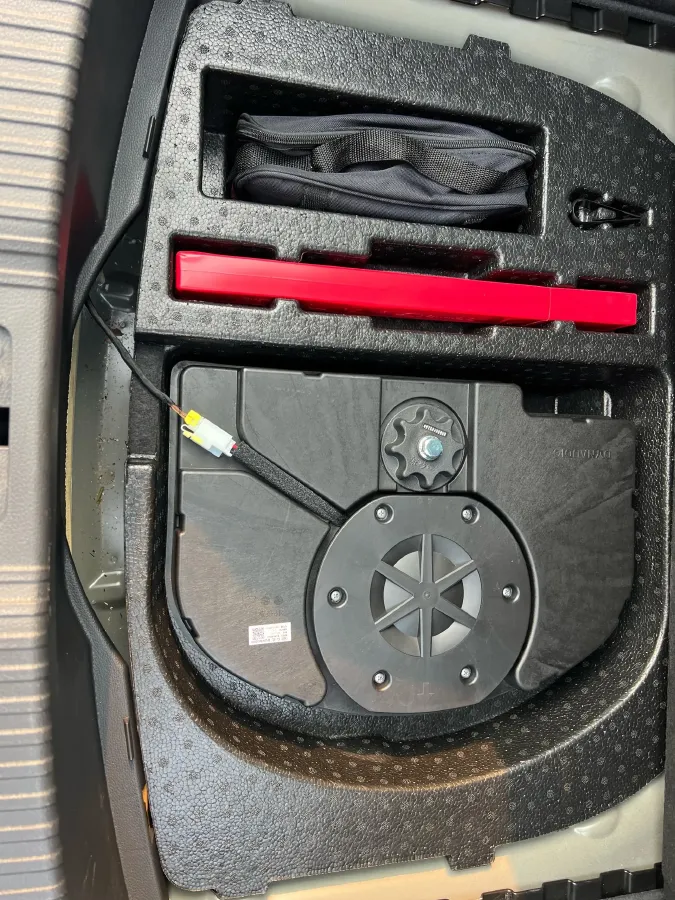 2023 HongQi H5 2.0T 224HP L4 8AT,autocango,china used car exporter,china ev exporter,chinese used car exporter,chinese used ev exporter