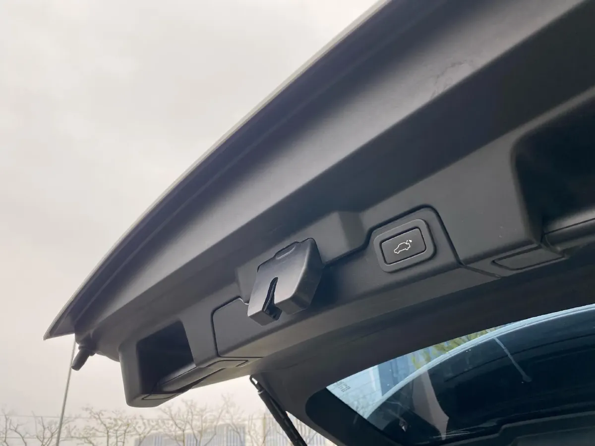 2018 Land Rover Range Rover Evoque 2.0T 241HP L4 9AT,autocango,china used car exporter,china ev exporter,chinese used car exporter,chinese used ev exporter