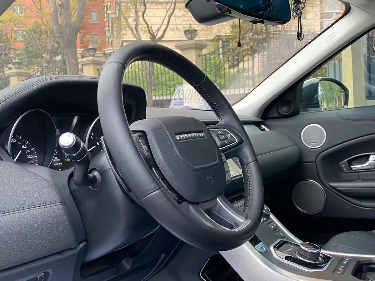 2018 Land Rover Range Rover Evoque 2.0T 241HP L4 9AT,autocango,china used car exporter,china ev exporter,chinese used car exporter,chinese used ev exporter