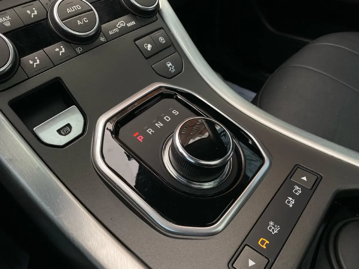 2018 Land Rover Range Rover Evoque 2.0T 241HP L4 9AT,autocango,china used car exporter,china ev exporter,chinese used car exporter,chinese used ev exporter