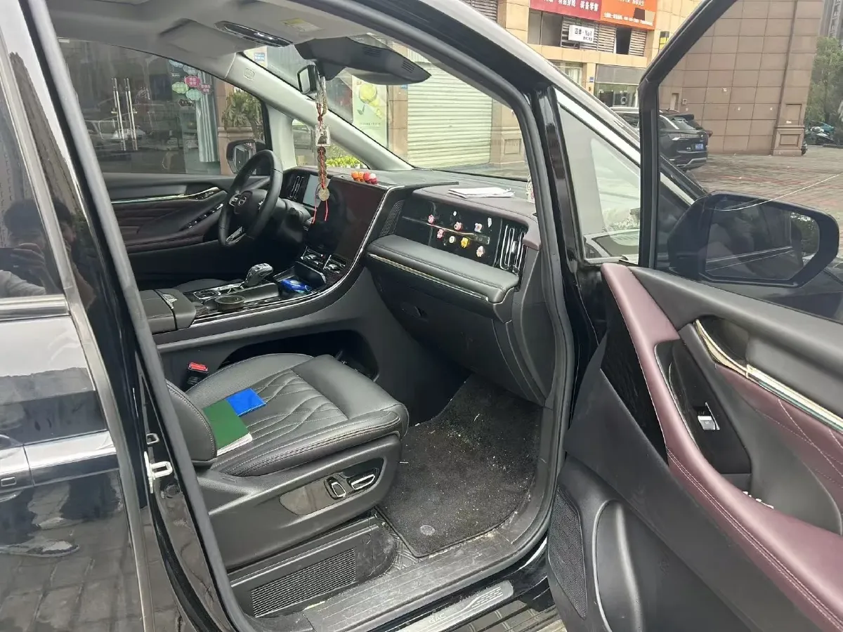 2024 GAC Trumpchi M8 2.0T 252HP L4 8AT,autocango,china used car exporter,china ev exporter,chinese used car exporter,chinese used ev exporter