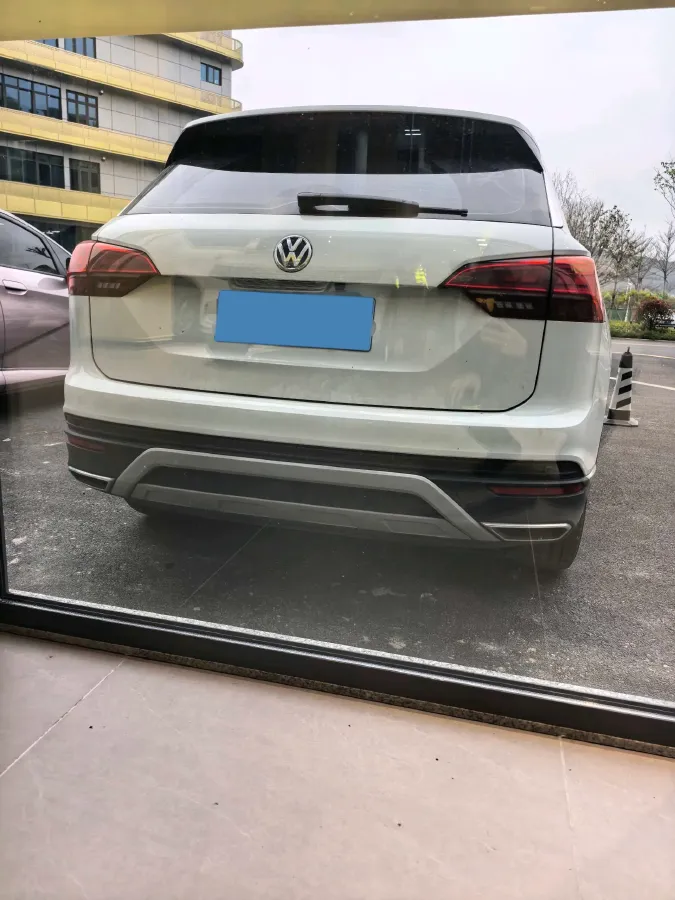 2019 Jeep Cherokee 2.0T 234HP L4 9AT,autocango,china used car exporter,china ev exporter,chinese used car exporter,chinese used ev exporter