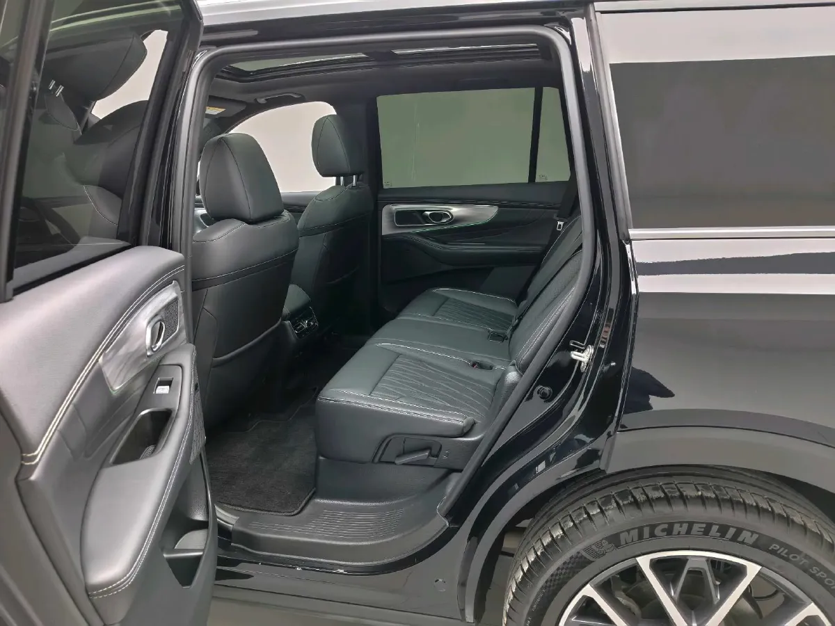 2025 GAC Trumpchi GS8 2.0T 252HP L4 8AT,autocango,china used car exporter,china ev exporter,chinese used car exporter,chinese used ev exporter