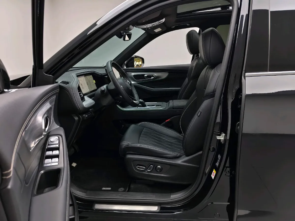 2025 GAC Trumpchi GS8 2.0T 252HP L4 8AT,autocango,china used car exporter,china ev exporter,chinese used car exporter,chinese used ev exporter