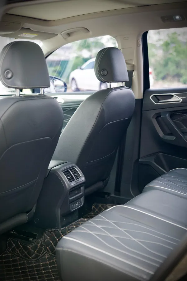 2024 Volkswagen Tiguan L 2.0T 186HP L4 7DCT,autocango,china used car exporter,china ev exporter,chinese used car exporter,chinese used ev exporter