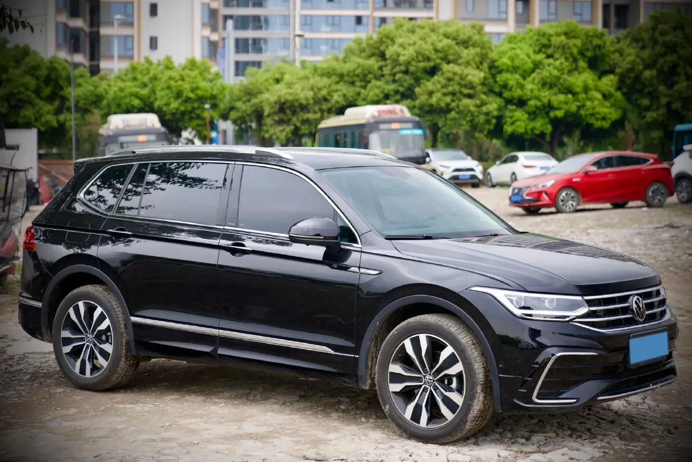 2024 Volkswagen Tiguan L 2.0T 186HP L4 7DCT,autocango,china used car exporter,china ev exporter,chinese used car exporter,chinese used ev exporter