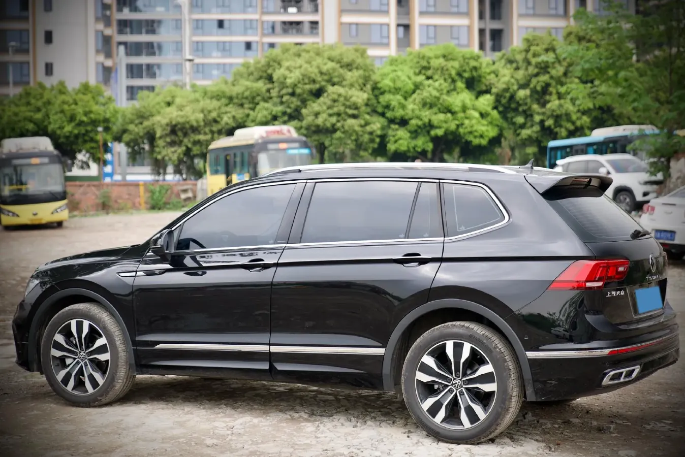 2024 Volkswagen Tiguan L 2.0T 186HP L4 7DCT,autocango,china used car exporter,china ev exporter,chinese used car exporter,chinese used ev exporter