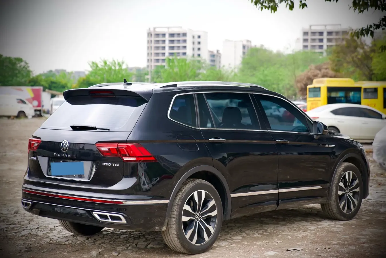 2024 Volkswagen Tiguan L 2.0T 186HP L4 7DCT,autocango,china used car exporter,china ev exporter,chinese used car exporter,chinese used ev exporter