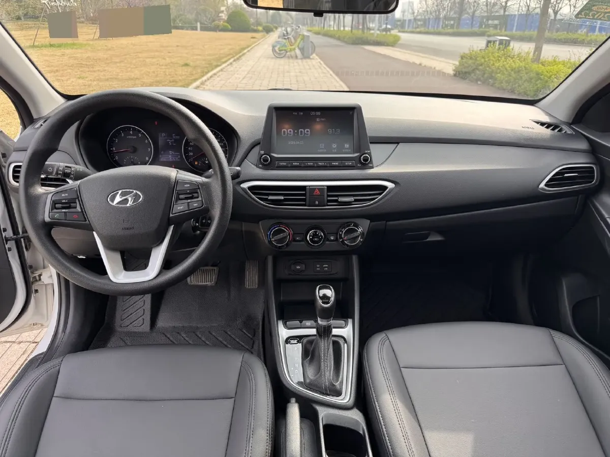 2017 Hyundai Celesta 1.6L 123HP L4 6AT,autocango,china used car exporter,china ev exporter,chinese used car exporter,chinese used ev exporter