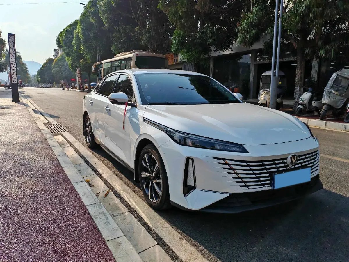 2025 ChangAn Eado 1.5T 192HP L4 7DCT,autocango,china used car exporter,china ev exporter,chinese used car exporter,chinese used ev exporter