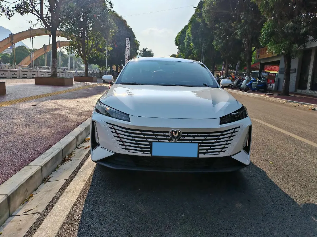 2025 ChangAn Eado 1.5T 192HP L4 7DCT,autocango,china used car exporter,china ev exporter,chinese used car exporter,chinese used ev exporter