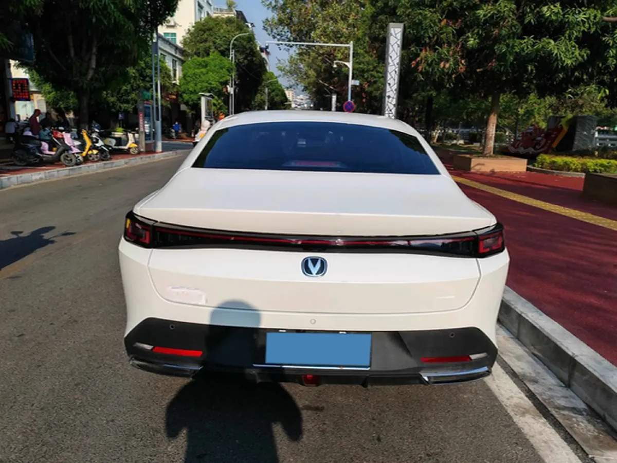 2025 ChangAn Eado 1.5T 192HP L4 7DCT,autocango,china used car exporter,china ev exporter,chinese used car exporter,chinese used ev exporter