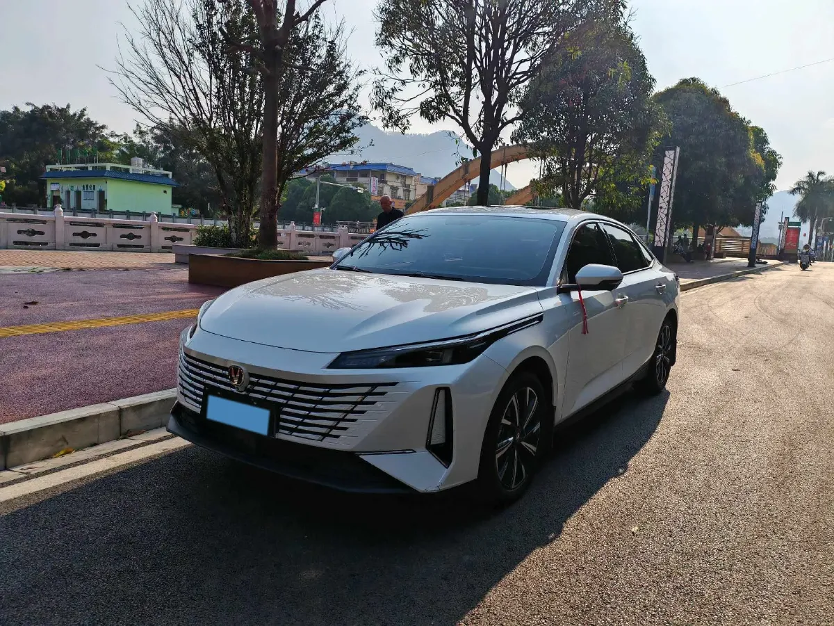 2025 ChangAn Eado 1.5T 192HP L4 7DCT,autocango,china used car exporter,china ev exporter,chinese used car exporter,chinese used ev exporter