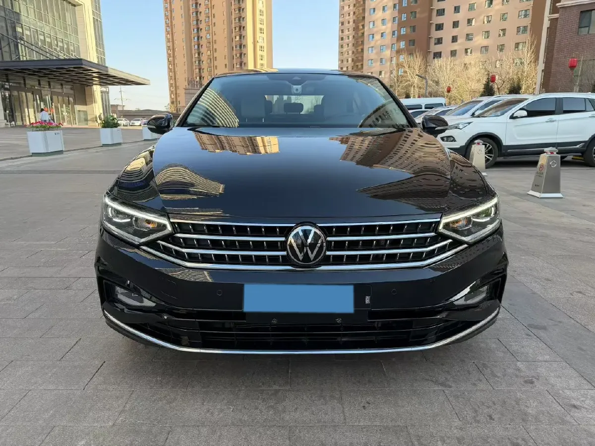 2023 Volkswagen Magotan 2.0T 186HP L4 7DCT,autocango,china used car exporter,china ev exporter,chinese used car exporter,chinese used ev exporter