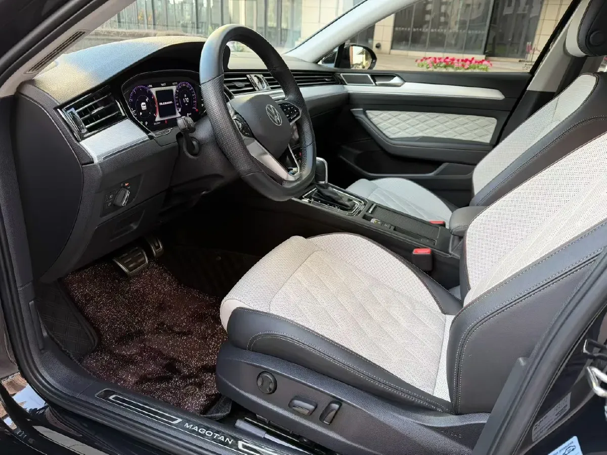 2023 Volkswagen Magotan 2.0T 186HP L4 7DCT,autocango,china used car exporter,china ev exporter,chinese used car exporter,chinese used ev exporter