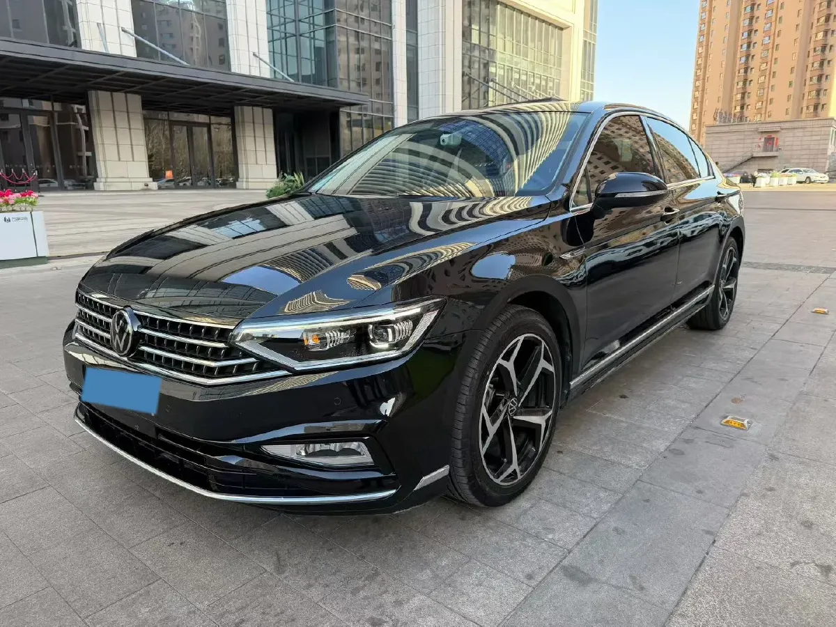 2023 Volkswagen Magotan 2.0T 186HP L4 7DCT,autocango,china used car exporter,china ev exporter,chinese used car exporter,chinese used ev exporter
