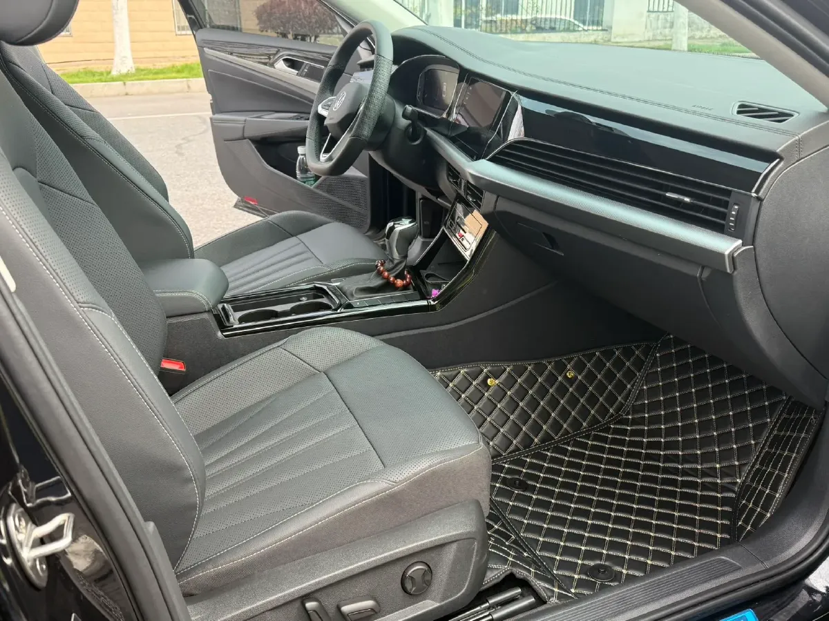 2024 Volkswagen Passat 2.0T 186HP L4 7DCT,autocango,china used car exporter,china ev exporter,chinese used car exporter,chinese used ev exporter