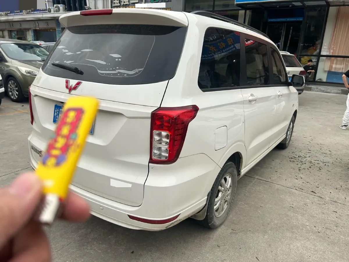 2019 WuLing HongGuang 1.5L 99HP L4 6MT,autocango,china used car exporter,china ev exporter,chinese used car exporter,chinese used ev exporter