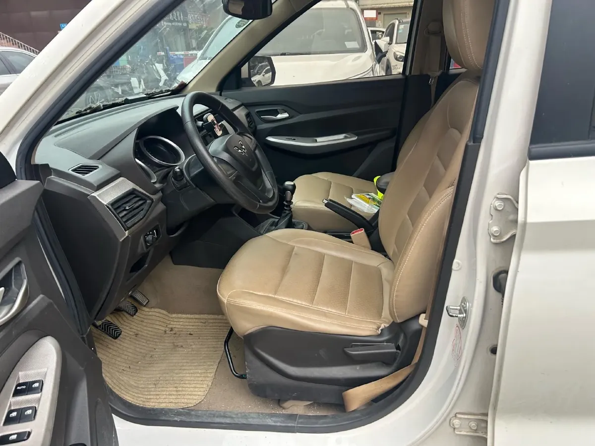 2019 WuLing HongGuang 1.5L 99HP L4 6MT,autocango,china used car exporter,china ev exporter,chinese used car exporter,chinese used ev exporter