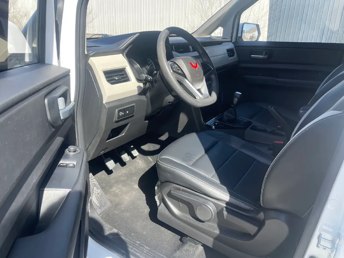 2021 WuLing ZhengChen 1.5T 147HP L4 6MT,autocango,china used car exporter,china ev exporter,chinese used car exporter,chinese used ev exporter