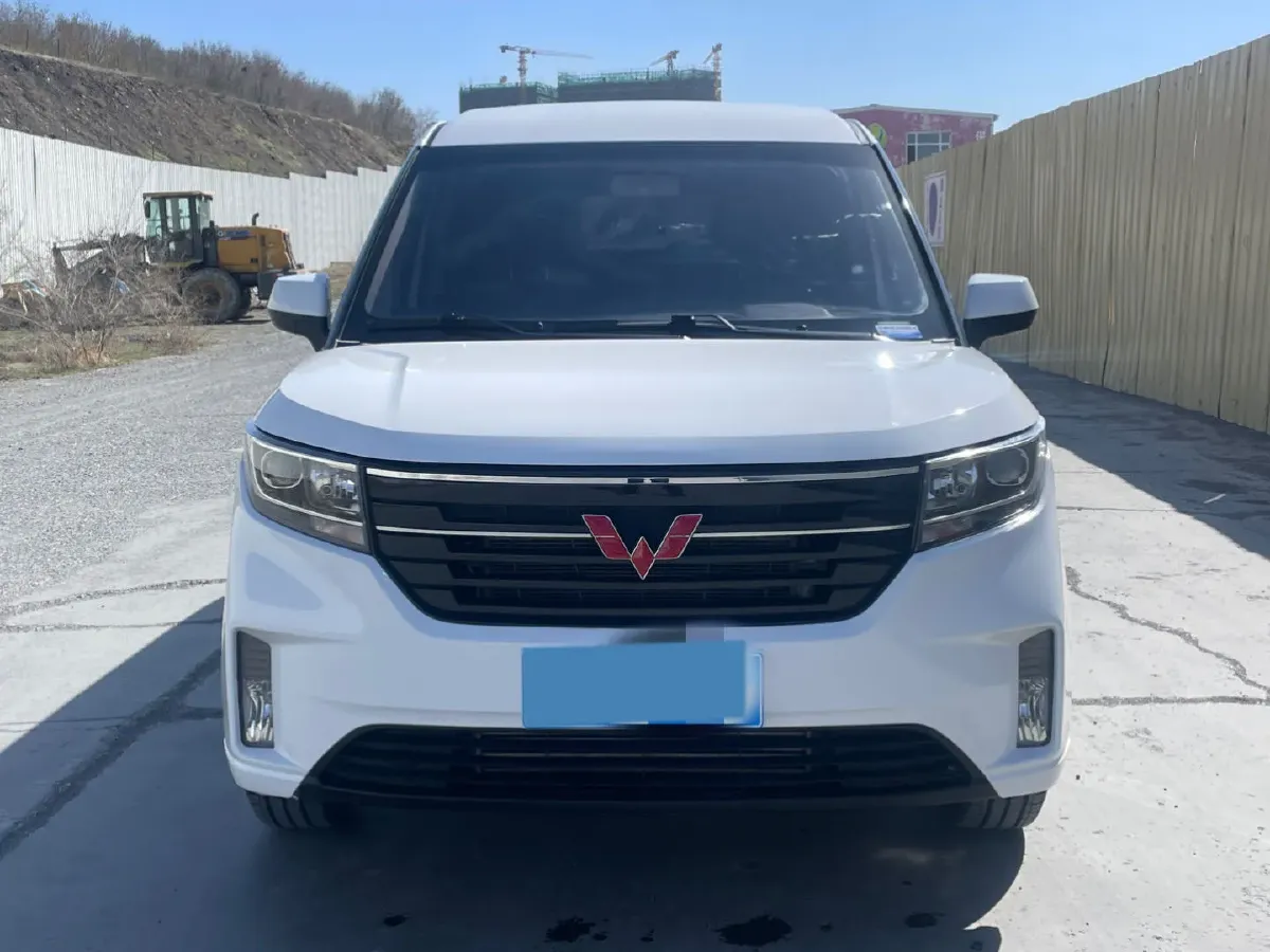 2021 WuLing ZhengChen 1.5T 147HP L4 6MT,autocango,china used car exporter,china ev exporter,chinese used car exporter,chinese used ev exporter