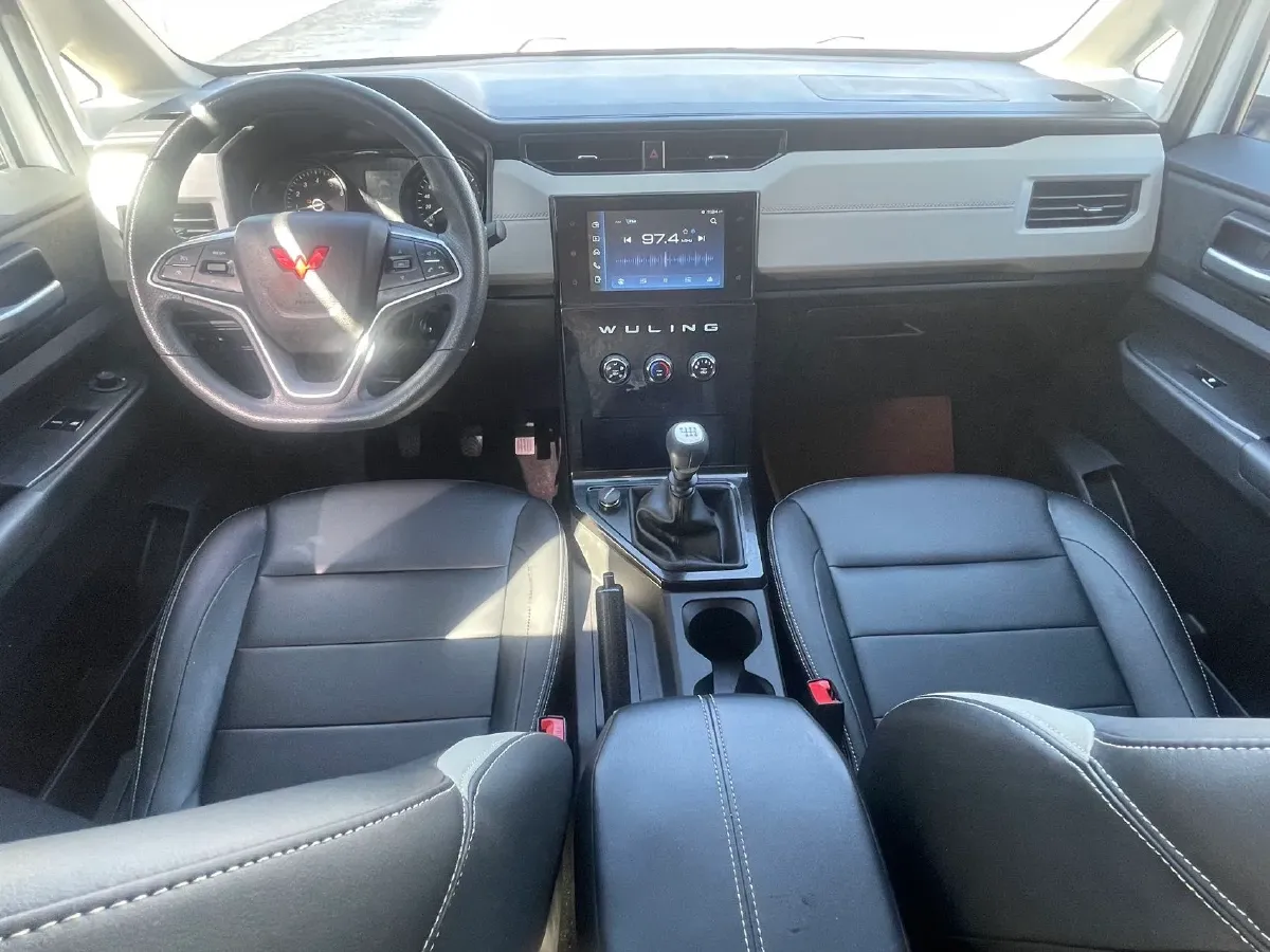 2021 WuLing ZhengChen 1.5T 147HP L4 6MT,autocango,china used car exporter,china ev exporter,chinese used car exporter,chinese used ev exporter