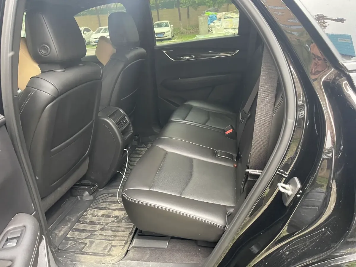 2022 Cadillac XT5 2.0T 237HP L4 9AT,autocango,china used car exporter,china ev exporter,chinese used car exporter,chinese used ev exporter