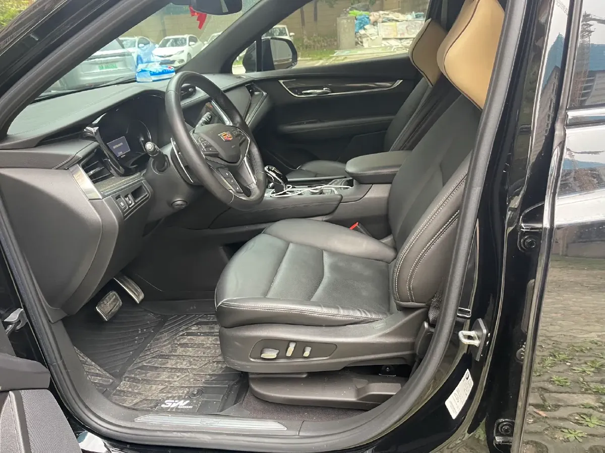 2022 Cadillac XT5 2.0T 237HP L4 9AT,autocango,china used car exporter,china ev exporter,chinese used car exporter,chinese used ev exporter