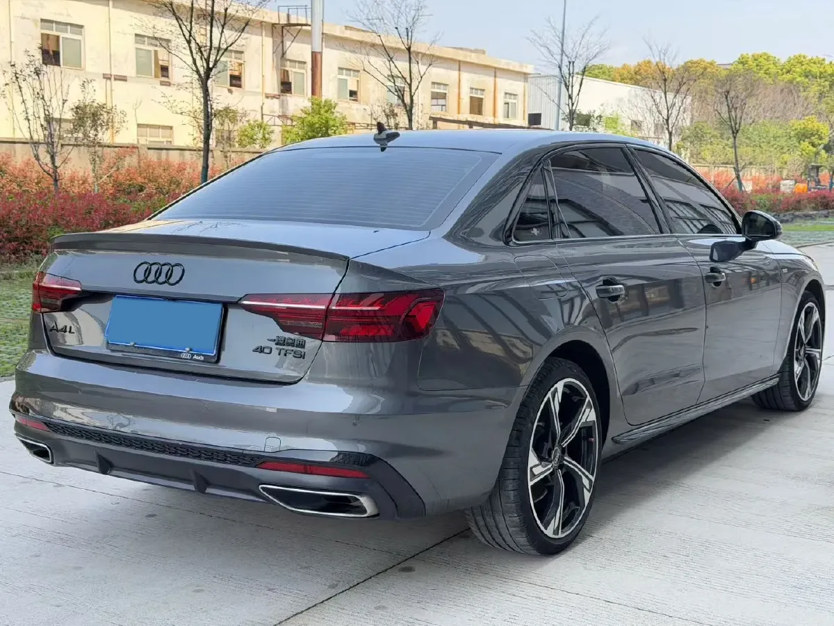 2024 Audi A4L 2.0T 190HP L4 7DCT,autocango,china used car exporter,china ev exporter,chinese used car exporter,chinese used ev exporter