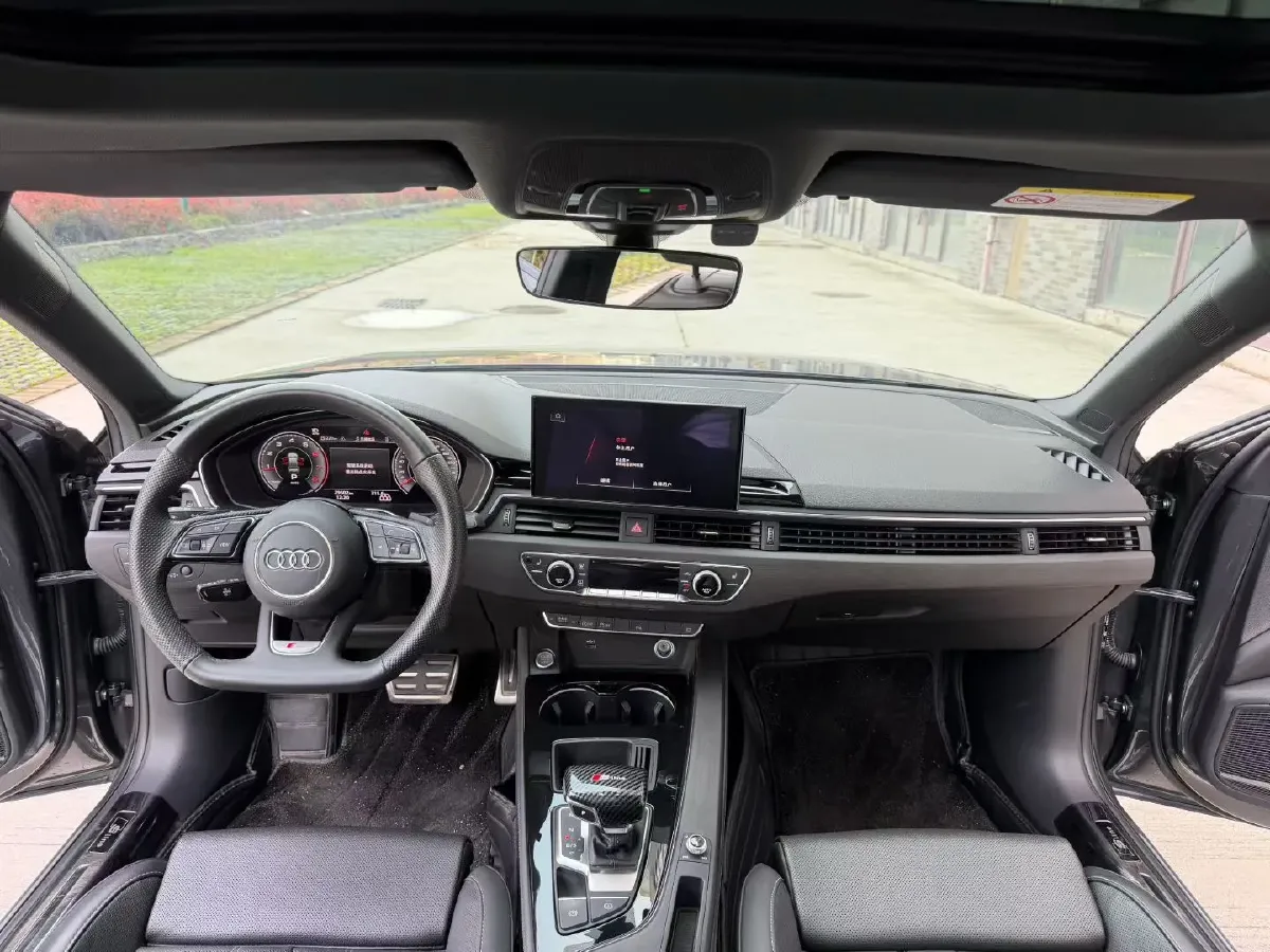 2024 Audi A4L 2.0T 190HP L4 7DCT,autocango,china used car exporter,china ev exporter,chinese used car exporter,chinese used ev exporter