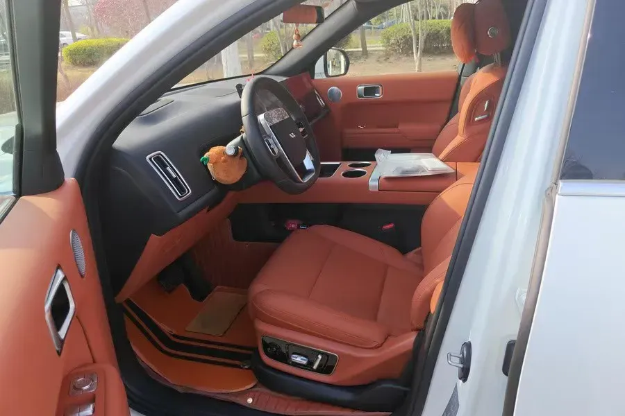 2025 Li L7 Range Extended 154HP REEV,autocango,china used car exporter,china ev exporter,chinese used car exporter,chinese used ev exporter