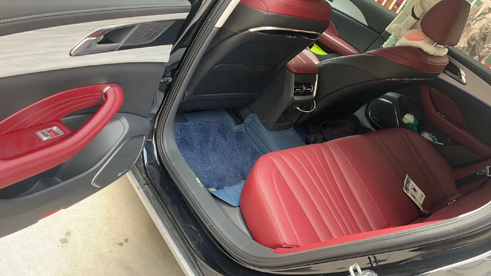 2025 HongQi H5 1.5T 169HP L4 1DHT Hybrid,autocango,china used car exporter,china ev exporter,chinese used car exporter,chinese used ev exporter