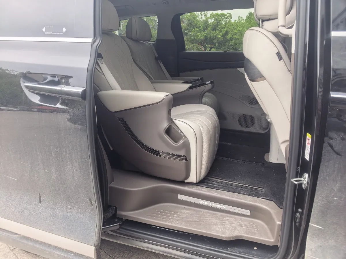 2023 Denza D9 1.5T 139HP L4 E-CVT PHEV 20.39KWH,autocango,china used car exporter,china ev exporter,chinese used car exporter,chinese used ev exporter