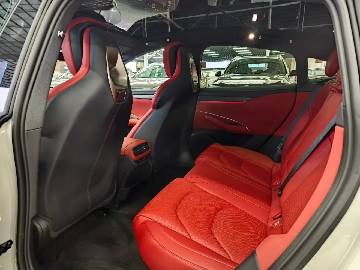 2024 MI SU7 BEV 73.6KWH,autocango,china used car exporter,china ev exporter,chinese used car exporter,chinese used ev exporter