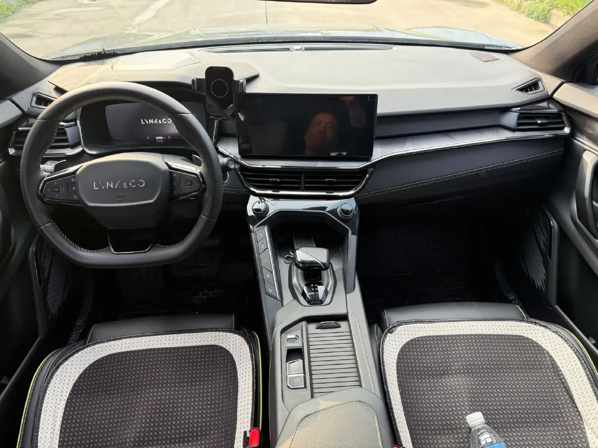 2023 LYNK&CO 06 1.5T 181HP L4 7DCT,autocango,china used car exporter,china ev exporter,chinese used car exporter,chinese used ev exporter