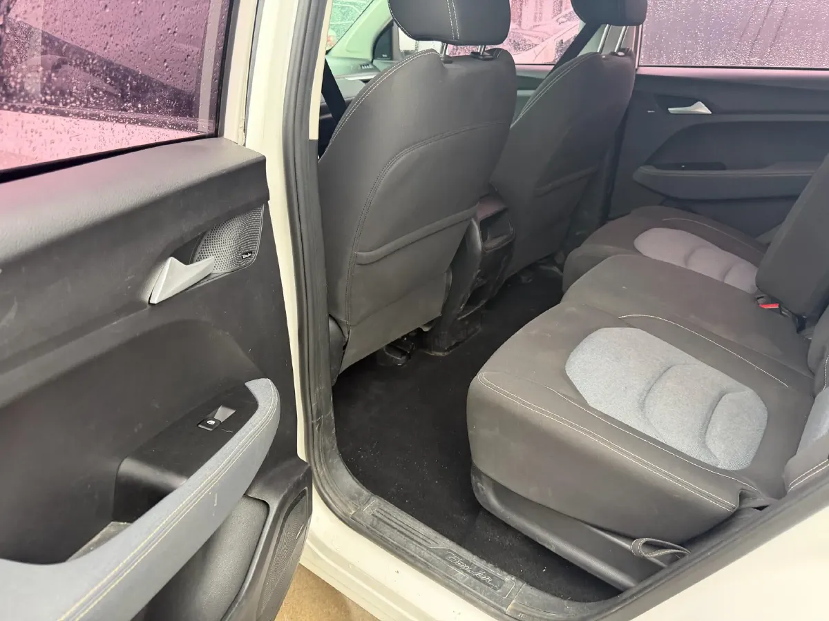 2019 BaoJun 530 1.5T 151HP L4 CVT,autocango,china used car exporter,china ev exporter,chinese used car exporter,chinese used ev exporter