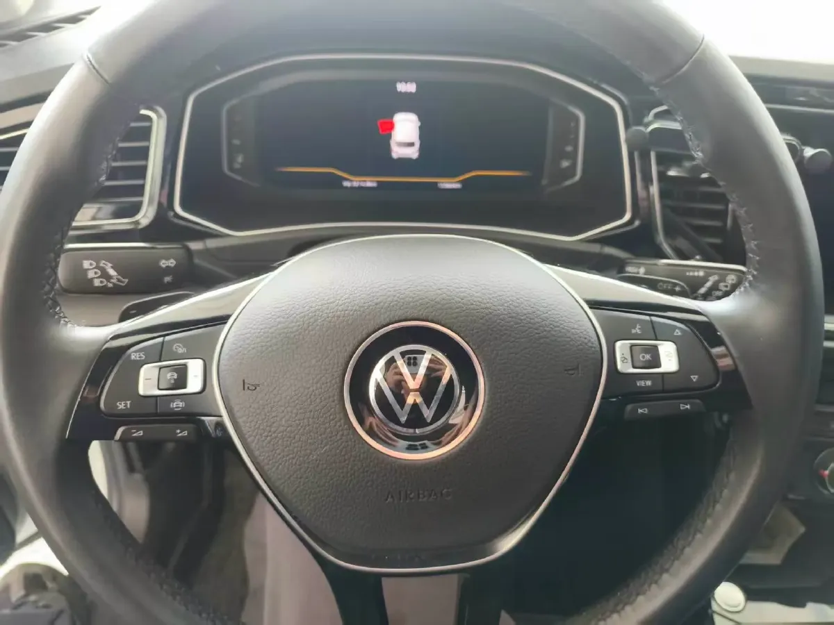 2021 Volkswagen T-Roc 1.4T 150HP L4 7DCT,autocango,china used car exporter,china ev exporter,chinese used car exporter,chinese used ev exporter