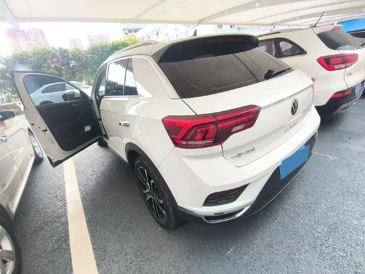 2021 Volkswagen T-Roc 1.4T 150HP L4 7DCT,autocango,china used car exporter,china ev exporter,chinese used car exporter,chinese used ev exporter