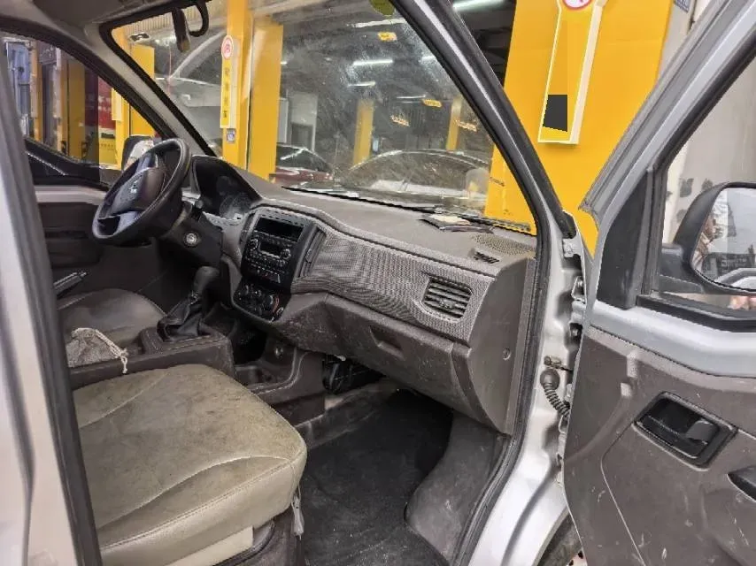 2023 WuLing RongGuang New Truck 1.5L 102HP L4 5MT,autocango,china used car exporter,china ev exporter,chinese used car exporter,chinese used ev exporter